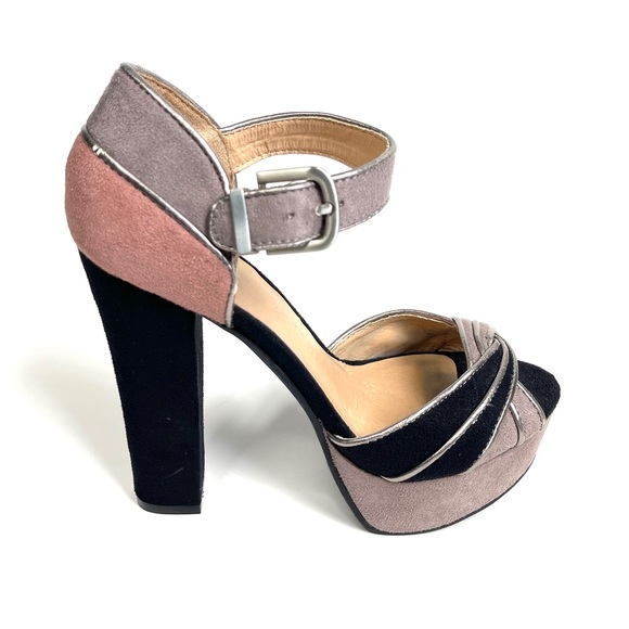 LAUREN CONRAD Dezi Black & Gray Peep Toe Heels - Picture 2 of 14